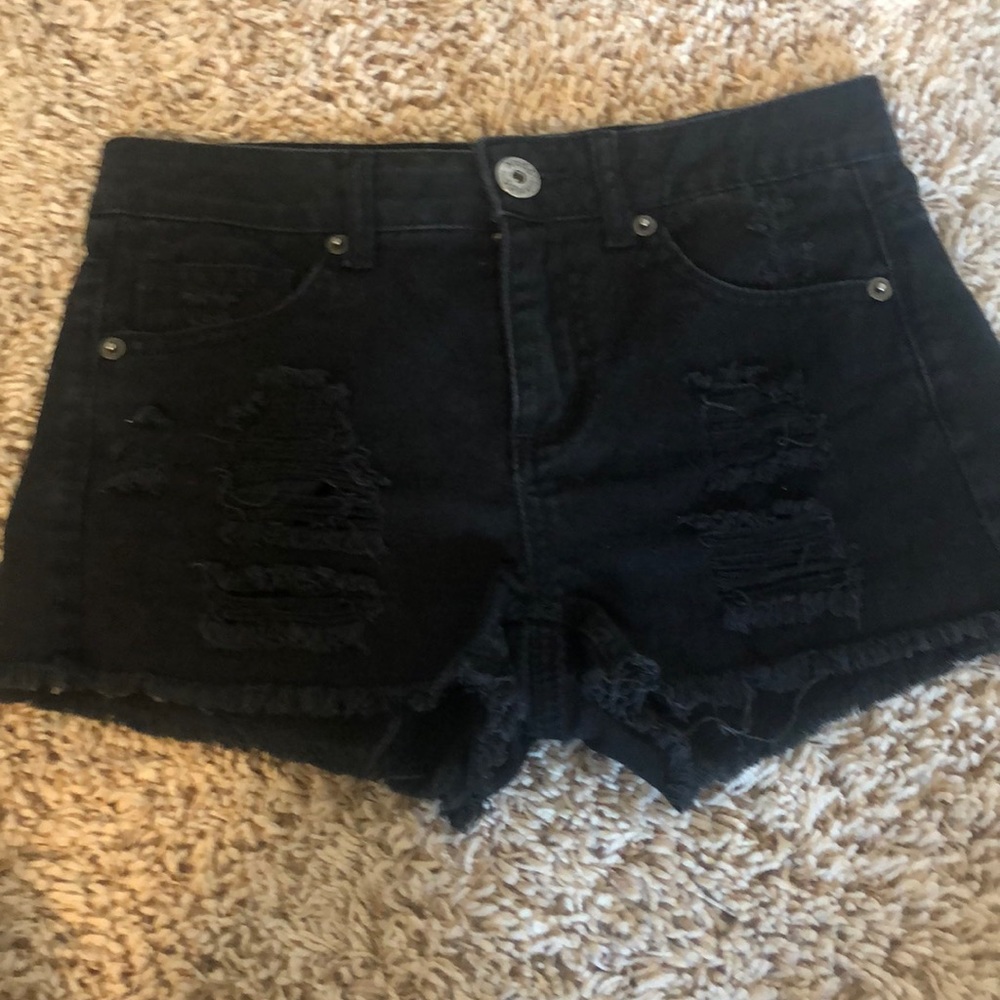 distressed black jean shorts !